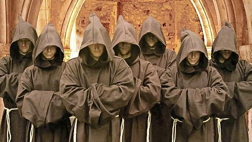Mit Popmusik im gregorianischen Stil ohne instrumentale Begleitung begeistern „The Gregorian Voices“.