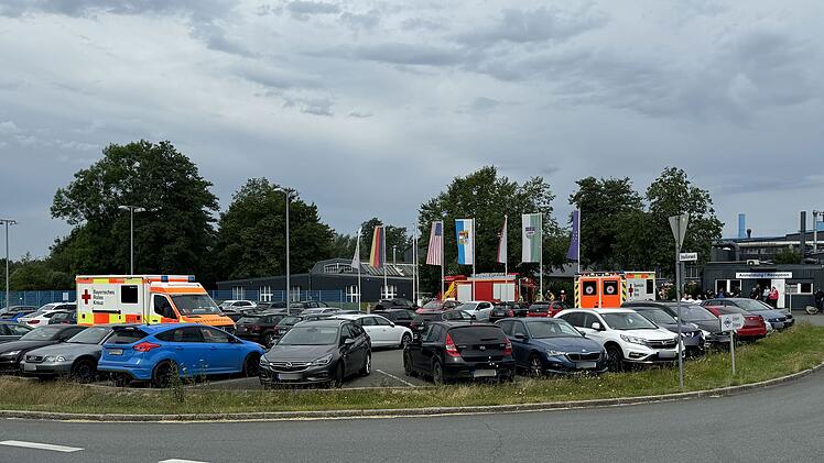 Starke Rauchentwicklung in Eisenwerk: Großeinsatz für Feuerwehr