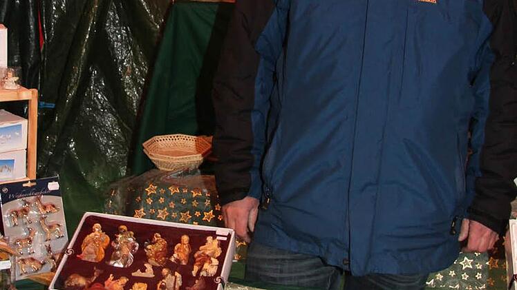 Günter Kotschenreuther hatte an seinem Stand Krippenfiguren und -zubehör im Angebot.