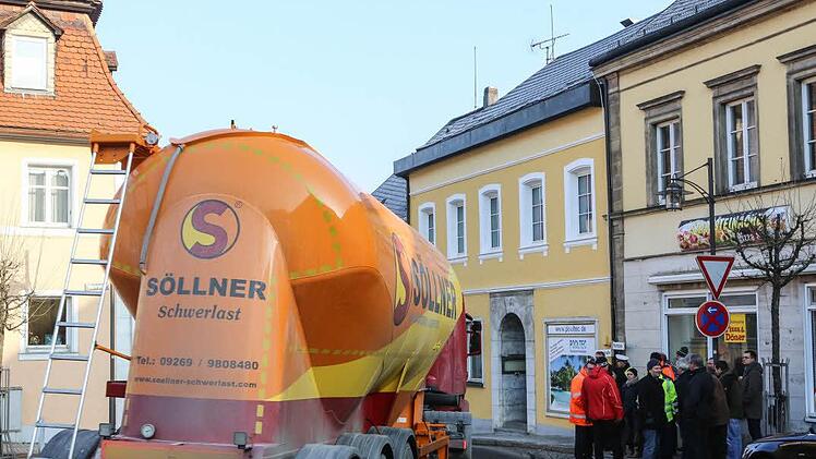 Verkehrsschau in Stadtsteinach: Wie lassen sich gefährliche Situationen entschärfen? Foto: Brbara Herbst