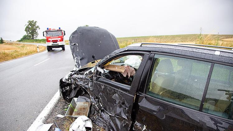 Bei Bad Rodach im Landkreis Coburg ist es zu einem  Verkehrsunfall gekommen. Foto: Ittig/News5