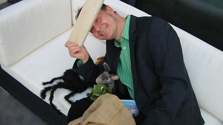 Inspiration für alle, die anderen  gerne Tiernamen geben. Während  sich Rolf-Bernhard Essig  auf unserem Foto zum  Brett vor'm Kopf bekannte.