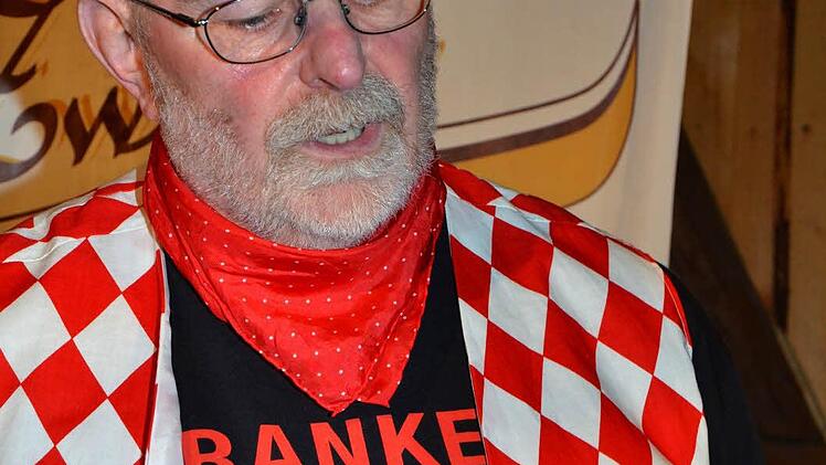 Der Franke (Werner Reißaus) kennt die lokale Prominenz bestens.