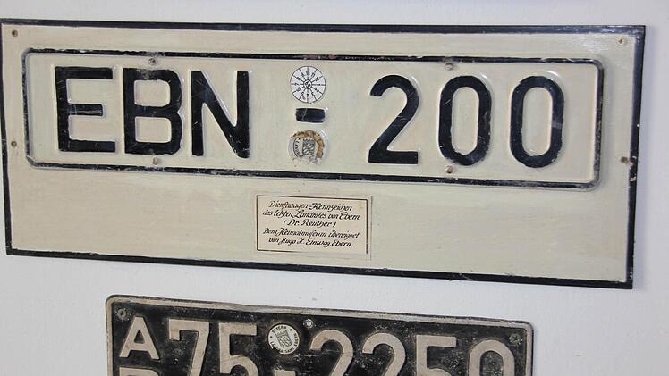 Das Kennzeichen des früheren Landrates von Ebern hängt seit Jahrzehnten im Heimatmuseum. Jetzt kehrt es zurück.