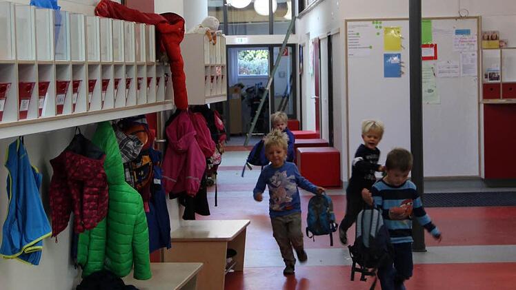 Der Flur bietet viel Platz und lädt die Kinder in verschiedene Räume ein. Foto: Katharina Müller-Sanke