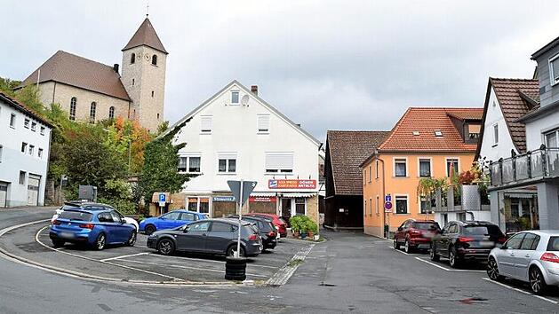Einem "Tor zur Innenstadt" gleicht die Weihersbach-Stra&szlig;e, wo nicht nur gestalterische Ma&szlig;nahmen vorgesehen sind, sondern vor allem auch dringliche Arbeiten an den Ver- und Entsorgungsleitungen erforderlich werden, wie die j&uuml;ngste Stadtratssitzung ergab. Foto: Dieter Radziej