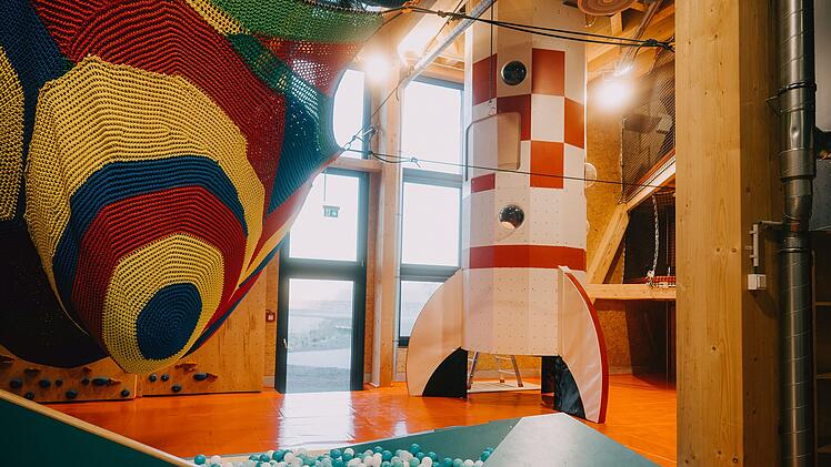 Bubenreuth: Neue Boulderhalle "Frankenjura" hat geöffnet - "größter Holzbau Deutschlands"