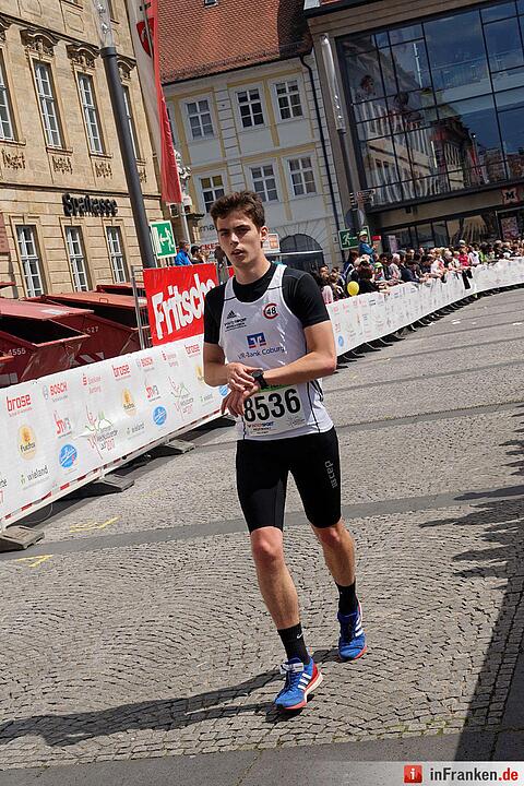 Weltkulturerbelauf 2017 in Bamberg: Der Zieleinlauf am Maxplatz