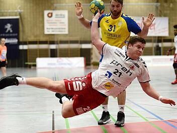 Freie Fahrt für Maximilian Kalliske, der zwei Treffer bei der unnötigen Heimniederlage des HSC Bad Neustadt-Rhön gegen den TV Germania Großsachsen erzielte. Foto: Anand Anders