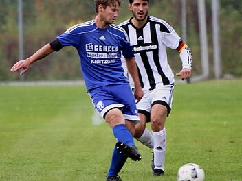 Der Knetzgauer Matthias Str&auml;tz (links) und Dampfachs Stefan Greb treffen im heutigen Derby erneut aufeinander. Foto: G&uuml;nther Geiling