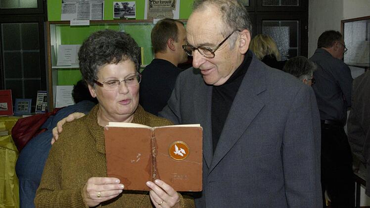 Besondere Auszeichnung: Das Ehepaar Cornelia und Michael Mence wurden für seine ehrenamtliche Arbeit geehrt.