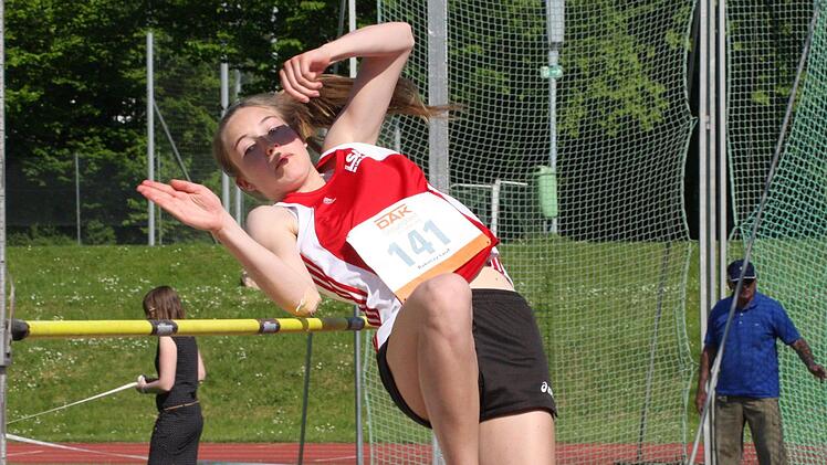 Jael Hirschbrunn vom TSV Münnerstadt überwand in der Altersklasse W15 im Hochsprung 1,40 Meter.Reinhold Nürnberger