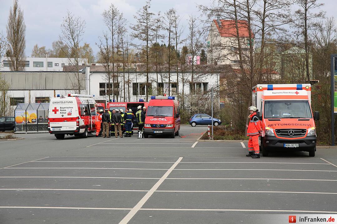 Feuerwehr evakuiert Supermarkt in Rehau