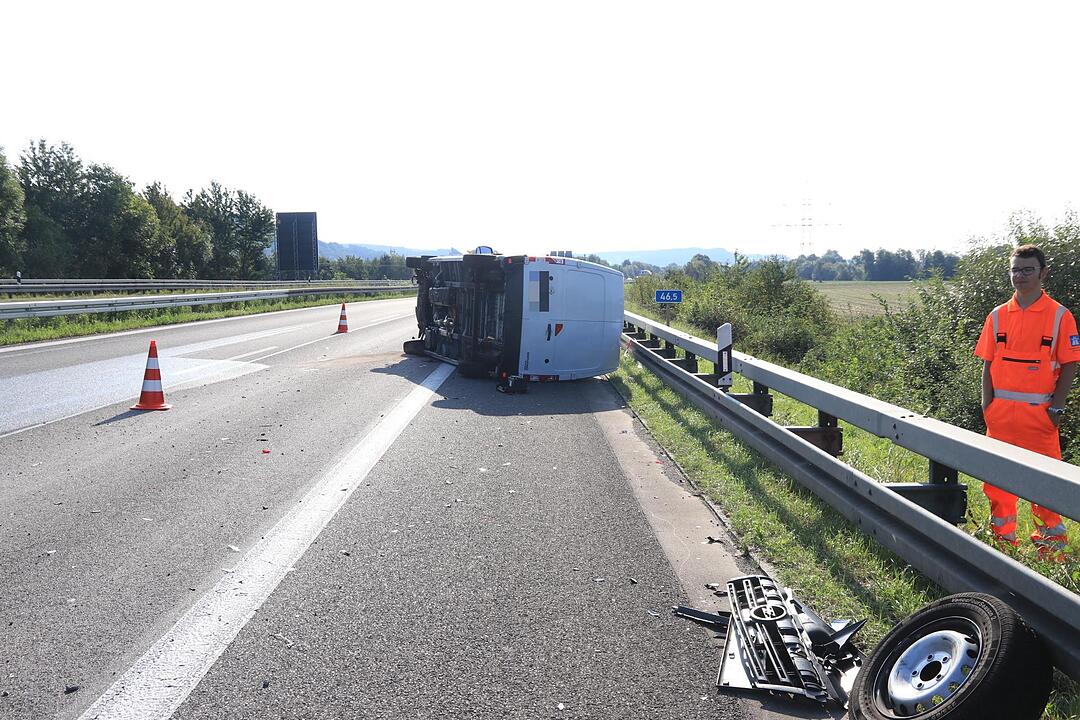 Landkreis Haßberge: Kleintransporter kippt auf  A 70