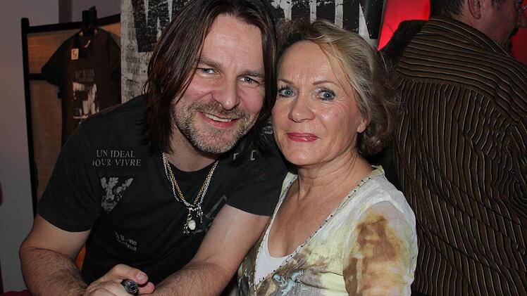 Inge Appel holte sich ein Autogramm des Künstlers ab.