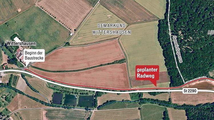 Der künftige Rad-und Fußweg von Aura nach Wittershausen (rot gekennzeichnet), der an den Radweg "Schrenk" angebunden ist, soll eine Lücke im Radwegenetz schließen.  Hier ist der Teil bei Wittershausen zu sehen.