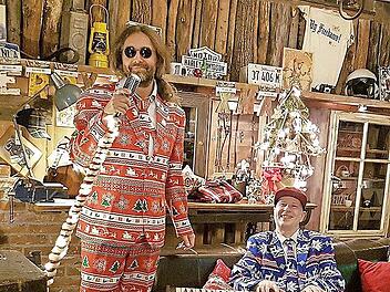 Schwarzhumorig-feierlich-kitschig geht es zu, wenn die „X-Mas-Swingers“ am 16. Dezember in Haßfurt auftreten.