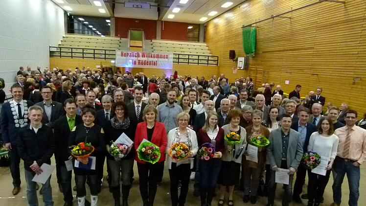 Sportliche Leistungen wurden gewürdigt und Schießköniginnen geehrt. Foto: Lothar Weidner