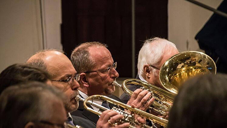 Zahlreiche Besucher lockte der Posaunenchor St. Moriz unter Leitung von Peter Stenglein mit seinem Konzert in die Morizkirche.Foto: Jochen Berger