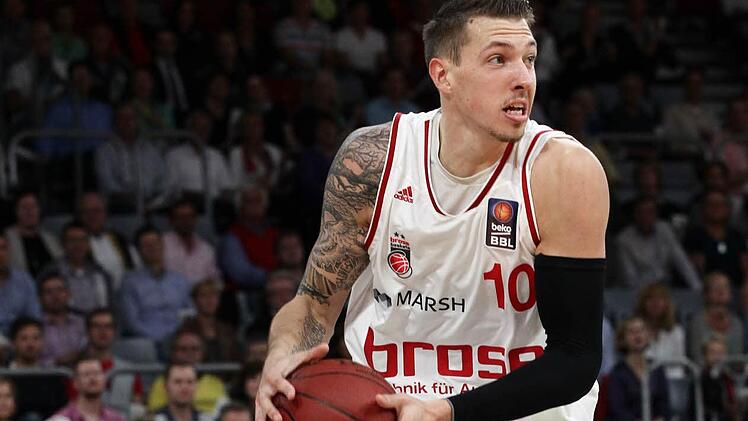 Daniel Theis hofft auf seinen ersten Pokal-Triumph. Foto: sportpress