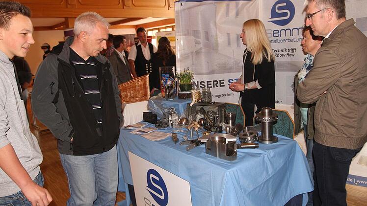 Metallverarbeitende Firmen sind in der Region stark vertreten. Hier der Stand der Neubrunner Firma Semm. Fotos: Günther Geiling