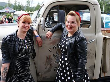 Oldtimer, US Cars, Traktoren und Motorräder.
