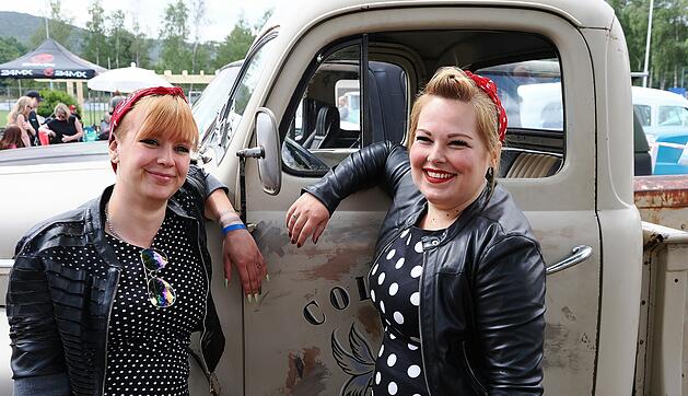 Oldtimer, US Cars, Traktoren und Motorräder.