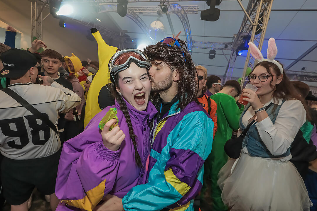 Im großen Festzelt wurde richtig gefeiert!
