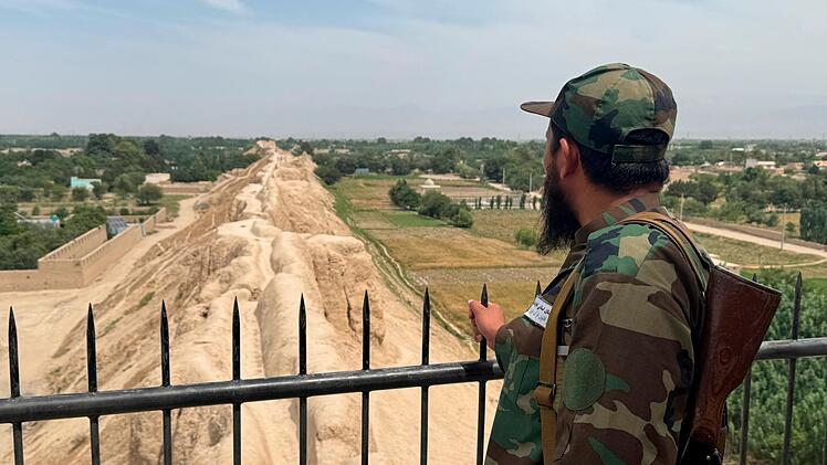 F&uuml;nf Jahre nach der Machtergreifung durch die Taliban, &ouml;ffnet sich Afghanistan f&uuml;r westliche Touristen.