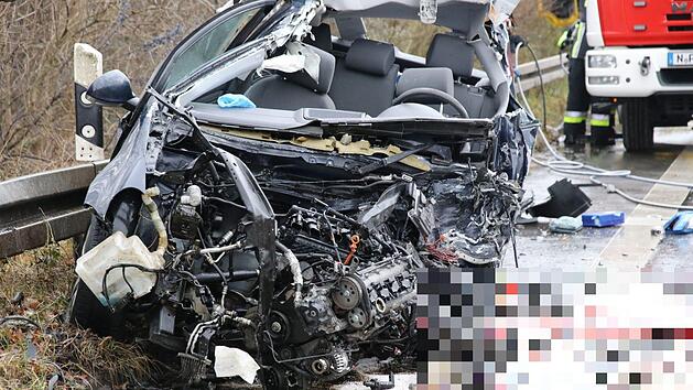 Bei einem t&ouml;dlichen Unfall in N&uuml;rnberg starb am Montagmorgen eine 38-j&auml;hrige Mutter. Ihr siebenj&auml;hriger Junge wurde schwer verletzt. Foto: NEWS5/O&szlig;wald