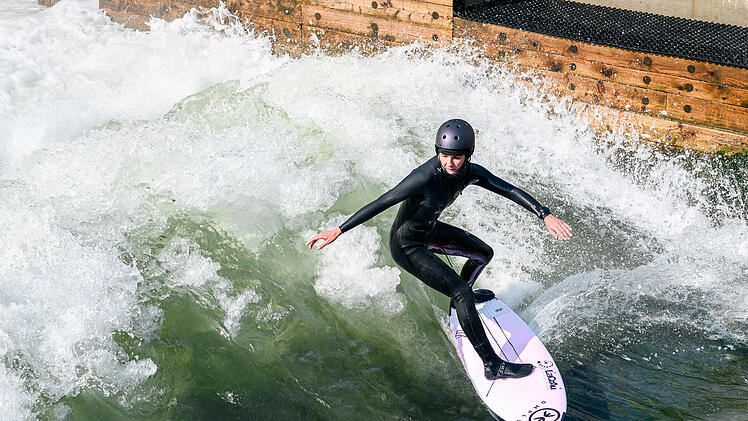 Stehende Flusswelle für Surfer in Nürnberg eröffnet