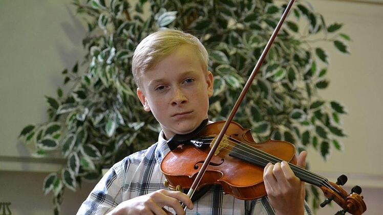 Michael Schneider überzeugte an der Violine. Foto: Horst Wunner