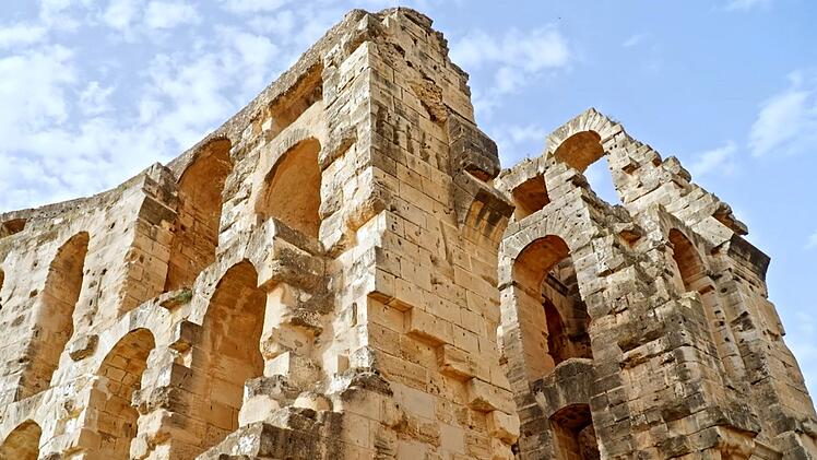 Um die Epoche des R&ouml;mischen Reichs zu rekonstruieren, untersuchen Arch&auml;ologen weltweit &Uuml;berreste r&ouml;mischer Arenen.