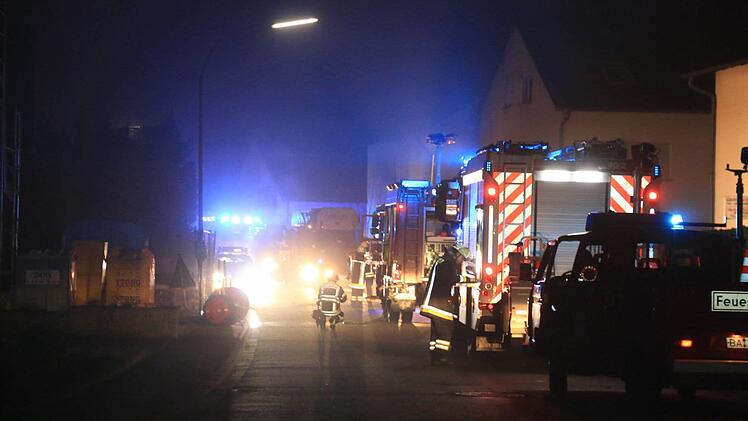 Brand in der Silvesternacht in Strullendorf Foto: Ferdinand Merzbach