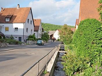 Der Otterbach und die Otterbachstraße werden ein wichtiger Teil des Städtebaulichen Entwicklungskonzepts (SEK) für Melkendorf sein. Foto: Andrea Spörlein