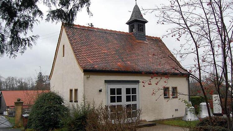 Diskussionsstoff lieferte die für Trauerfeiern viel zu kleine Aussegnungshalle auf dem Friedhof in Buch am Forst. Foto: Andreas Welz