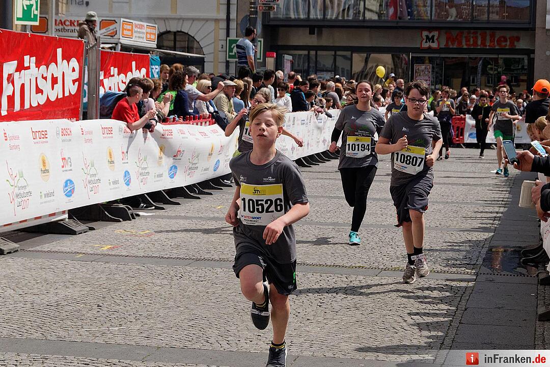 Weltkulturerbelauf 2017 in Bamberg: Der Zieleinlauf am Maxplatz