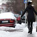 Für weite Teile Oberfrankens, Unterfrankens und Mittelfrankens gilt eine amtliche Warnung des Deutschen Wetterdienstes vor Glatteis. Symbolfoto: Daniel Karmann/dpa