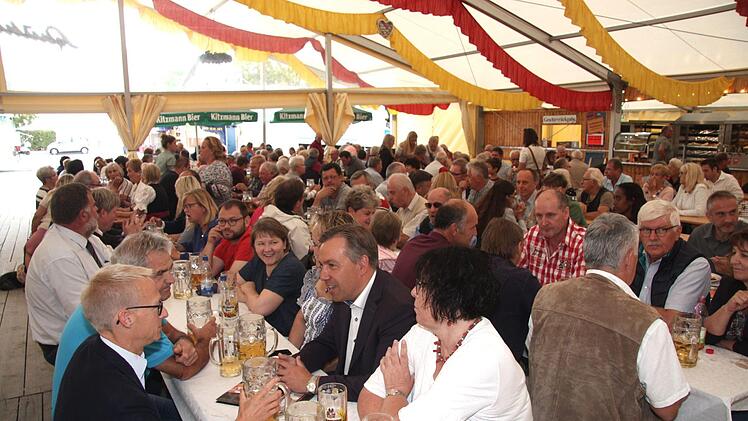 Der Frühschoppen am Kirchweihmontag ist ebenso berüchtigt wie berühmt.Richard Sänger