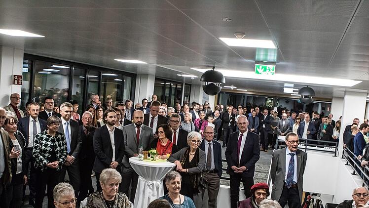 Impressionen vom Stehempfang der Stadt Neustadt im generalsanierten RathausFoto: Jochen Berger