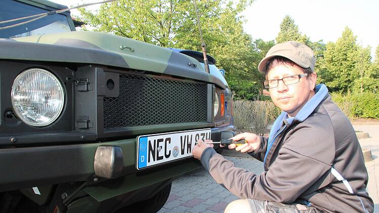Carsten Langguth aus Wildenheid war einer der ersten, die im Juli 2013 wieder ein NEC-Kennzeichen an ihren Autos montierten.