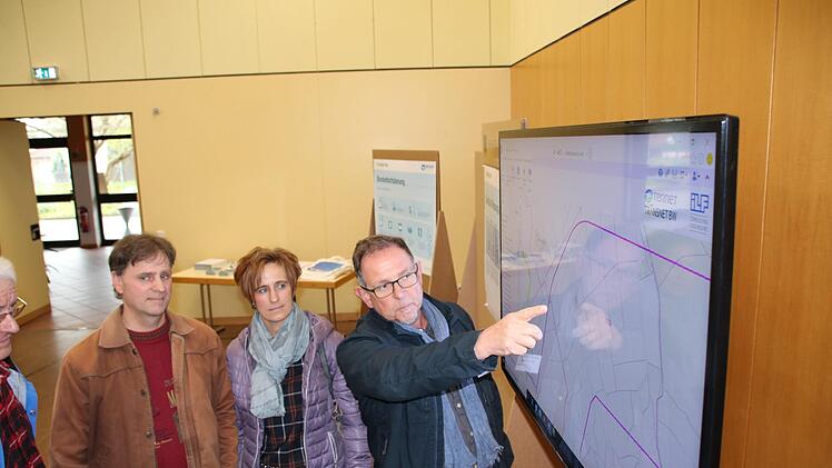 Eindrücke vom Info-Markt in Oberthulba. Foto: Ralf Ruppert