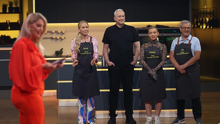 Alexander Herrmanns Team aus Jenny Elvers, Melody Haase und Jan Hofer bekommt den zweiten roten Stern.