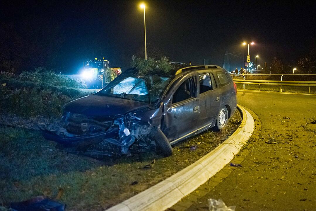 Verfolgungsjagd in Unterfranken: Vier Verletzte und drei Totalschäden