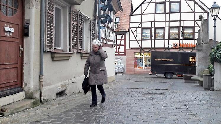 Der Kiliansplatz heute: Das Pflaster ist gut begehbar.  Foto: Bernhard Panzer