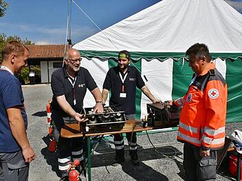 Keine Angst, aber doch Respekt sollte man haben, wenn es um die Feldküche und speziell um den Verdampfer und Brenner geht. Immerhin entstehen hier bis zu 800 Grad Hitze. Foto: Hanns Friedrich