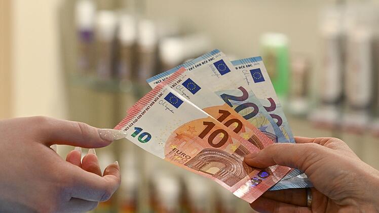 Bezahlen beim Friseur