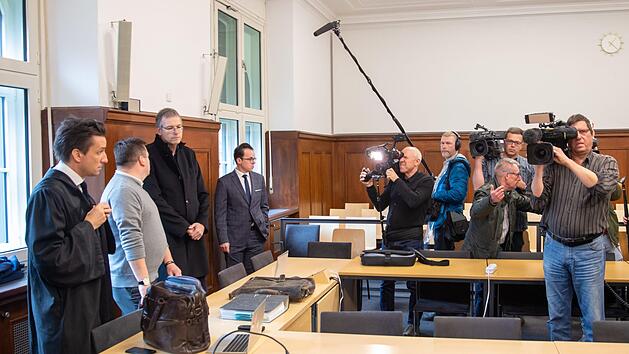 Eine Sprecherin des Landgerichts Nürnberg-Fürth bestätigte, dass die Eltern der getöteten Jugendlichen im Nürnberger S-Bahn-Prozess Revision eingelegt haben. Foto: Daniel Karmann/dpa