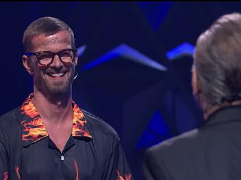 Joko Winterscheidt muss mit einem fragw&uuml;rdigen Look vorliebnehmen.