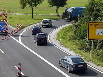 An der Ausfahrt Creidlitz muss der aus Richtung Coburg kommende Verkehr die B 4 verlassen.Foto: Berthold Köhler